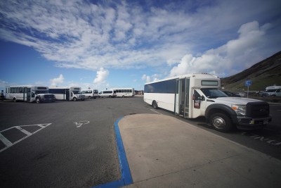 Why Tour Groups Are Barred From Stopping At Some Honolulu Beaches But Not Others