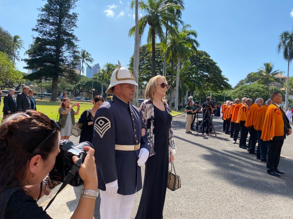 Guests arrive at the public viewing of Abigail Kawananakoa