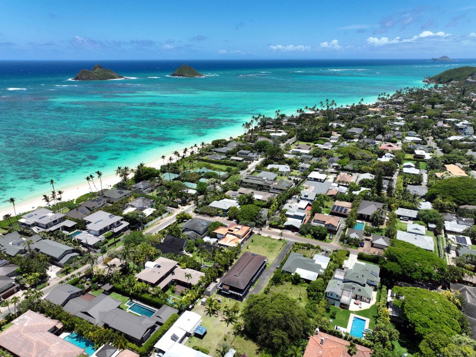 The Mokulua Islands off of Lanikai on Oahu. (Nathan Eagle/Civil Beat/2023)