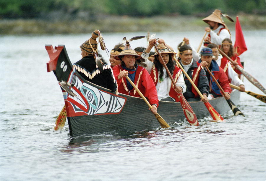 The Qatuwas Festival, an international gathering of maritime indigenous nations of the Pacific Rim, was hosted this summer by the Heiltsuk Nation in their village of Bella Bella, approximately 350 miles up the British Columbia coast from Vancouver, Canada. The festival, held from 27 June to 3 July, coincided with the United Nations International Year of the World's Indigenous people (1993). Qatuwas is a Heiltsuk word meaning "people gathering together in one place". Squamish Nation canoe approaching Bella Bella. 27/Jun/1993. UN Photo/John Isaac. www.unmultimedia.org/photo/