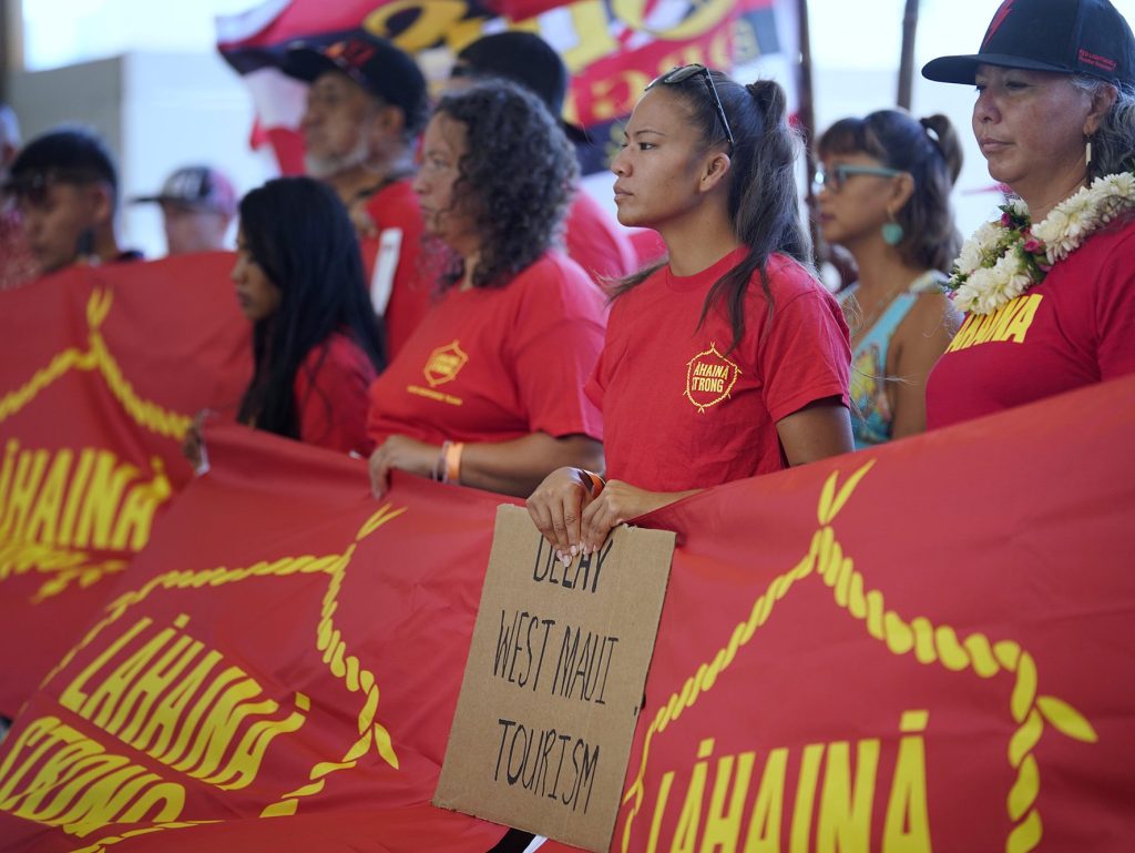 Members of the group Lahaina Strong delivered a petition to Gov. Josh Green asking the state to keep tourists out of West Maui to give fire survivors longer to recover. (Kevin Fujii/Civil Beat/2023)