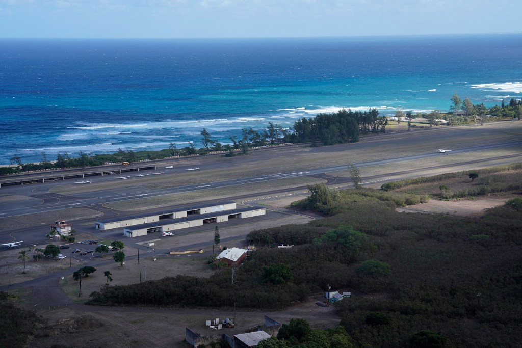 A Skydive Hawaii plane takes off from Dillingham Air Field Friday, Nov. 17, 2023, in Waialua. (Kevin Fujii/Civil Beat/2023)