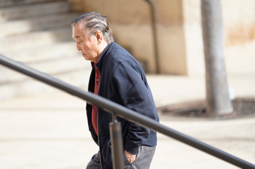 Dennis Mitsunaga enters the Prince Jonah Kuhio Kalanianaole Federal Building courthouse Tuesday, Feb. 6, 2024, in Honolulu. Mitsunaga is charged in a corruption scandal. (Kevin Fujii/Civil Beat/2024)