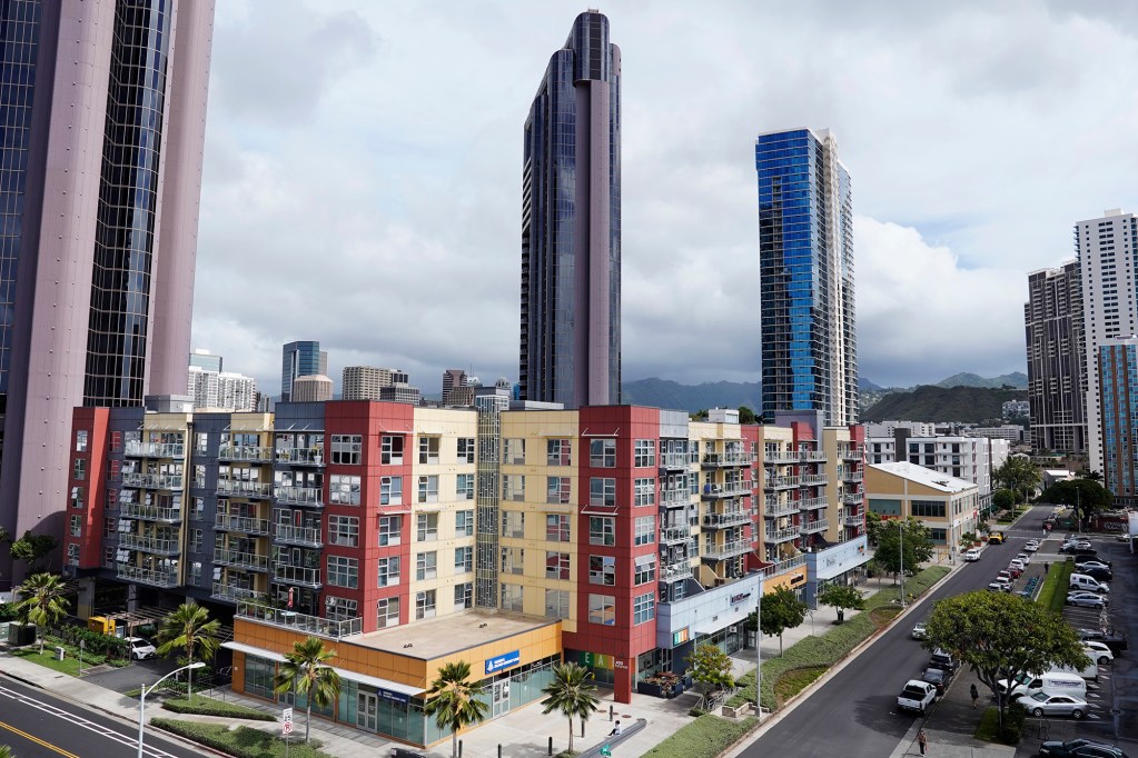 ACS data shows that more Hawaiʻi households are governed by condo or HOA associations than state data show.