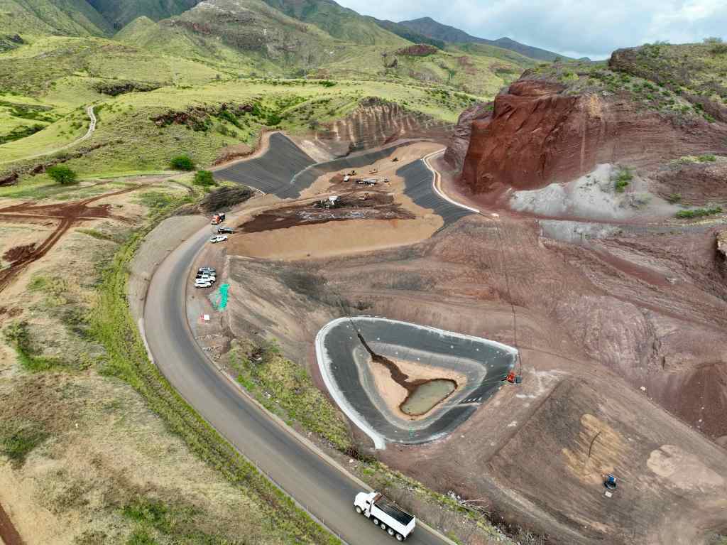 Fire debris is temporarily going to a landfill in Olowalu while waiting on a permanent site in Central Maui. (Nathan Eagle/Civil Beat/2024)