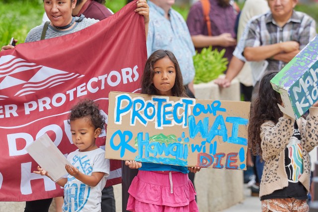 Victims of the fuel leak at the US Navy’s Red Hill facility showed up en masse at the Prince Jonah Kuhio Kalanianaole federal building and US Courthouse to support efforts to reach settlement in the lawsuit against the US as the case began April 29th, 2024. (David Croxford/Civil Beat/2024)
