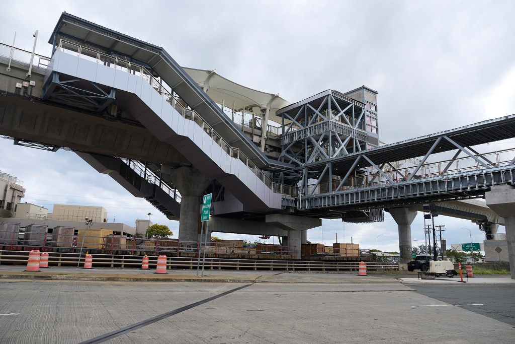 A View of the HART Rail project progress at the Middle Street location This location is one of the locations that should have been completed by February 2024 but still shows signs of needing more work before it is completed.
(David Croxford/Civil Beat/2024)