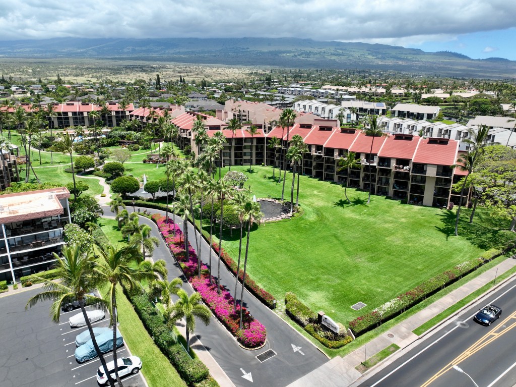 An aerial view of the Kamaole Sands apartment complex in South Maui. The units are almost all used for short-term rentals to visitors.