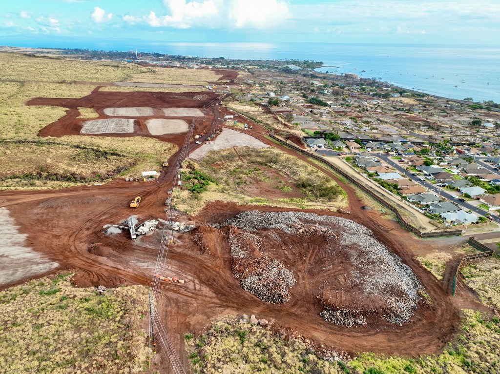 State and federal group site housing projects have broken ground behind the Wahikuli neighborhood in north Lahaina. (Nathan Eagle/Civil Beat/2024