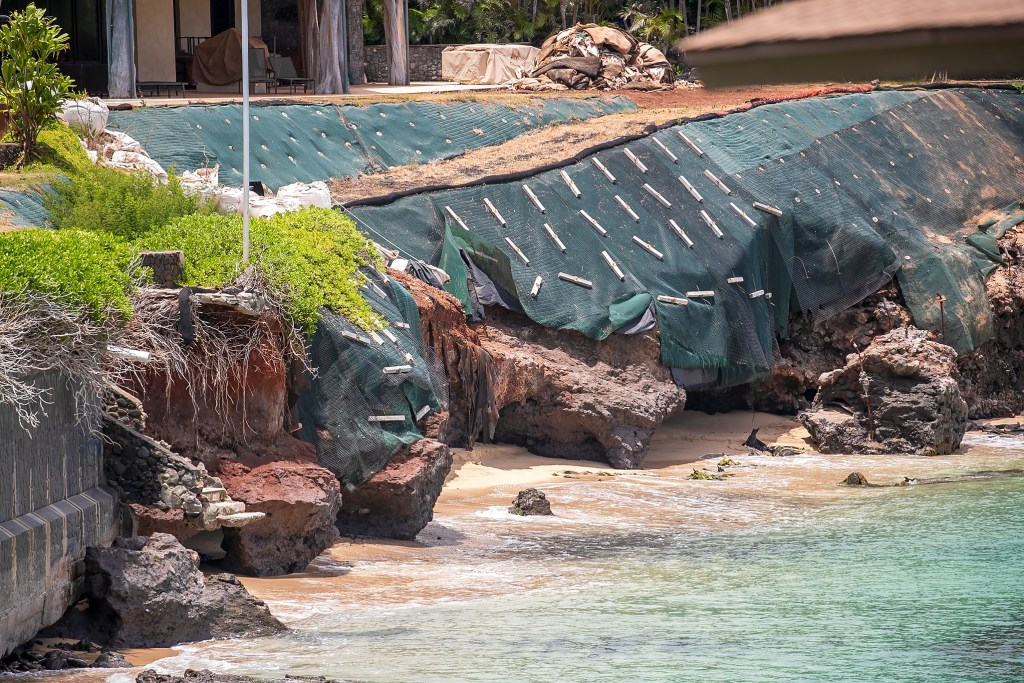 Erosion exacerbated by the effects of climate change has affected the Kahana Sunset condos. (Nathan Eagle/Civil Beat/2024)