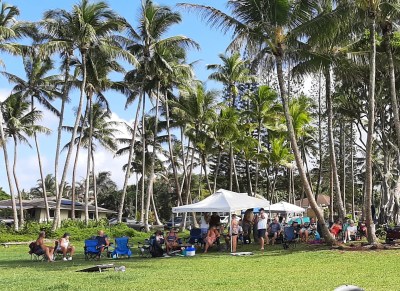 How Local Neighborhoods Can Foster Greater Unity