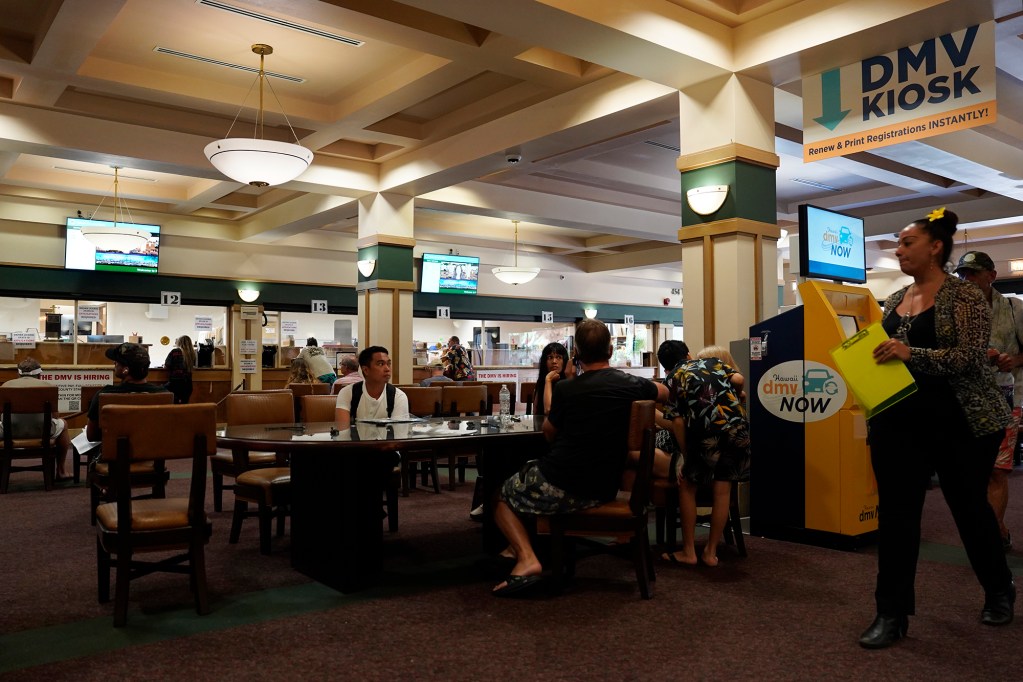 The DMV in the Kauai County government building gives off a Las Vegas vibe Monday, July 22, 2024, in Lihue. (Kevin Fujii/Civil Beat/2024)