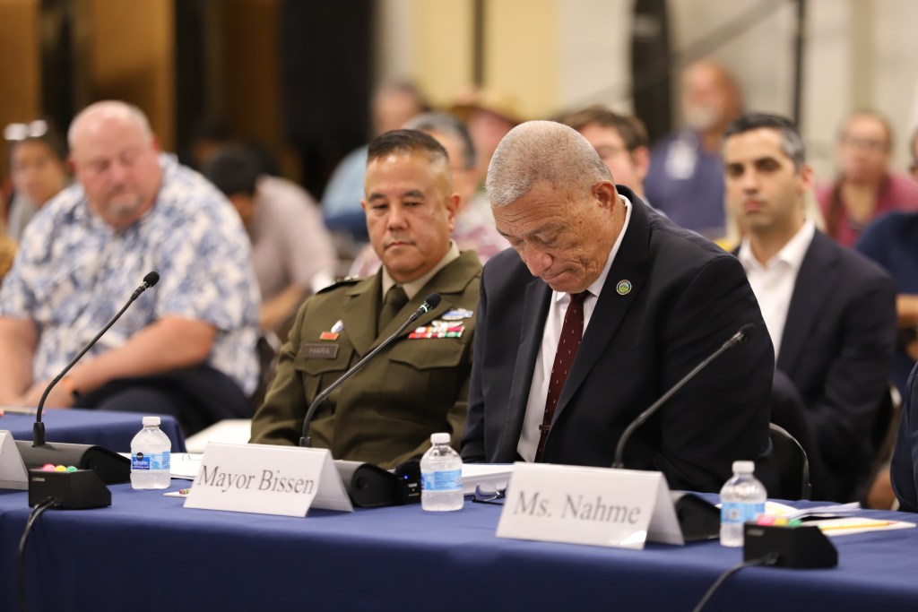 Maui Mayor Richard Bissen, right, got emotional during his opening testimony at the field hearing on federal response to Maui wildfires Sept. 4 at Lahaina Civic Center. (Leo Azambuja/Civil Beat/2024)