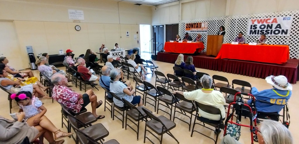 Lexi Jones mediated the YWCA Kauai County Council forum split in two days, quizzing 11 candidates on issues pertaining to women and girls. (Leo Azambuja/Civil Beat/2024)