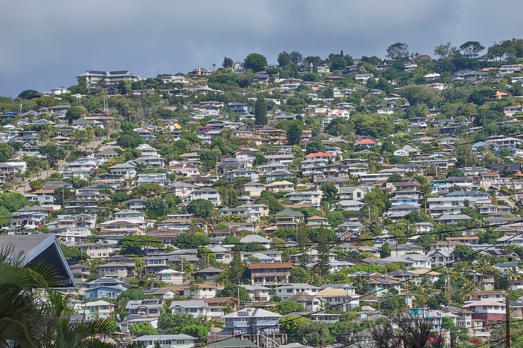 There are a number of neighborhoods that overlook Kaimuki from the north, all of them exist in tightly spaced areas. Photographed 12.9.24.(David Croxford/Civil Beat/2024)