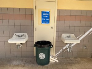 Honolulu’s freestanding public restrooms don’t have soap. The city plans to pilot some soap dispensers at Kailua Beach Park (pictured). (Christina Jedra/Civil Beat/2024)