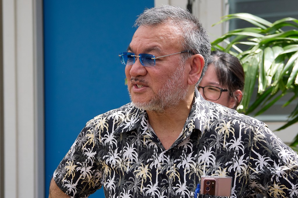 Former State Representative John Mizuno and Honolulu Councilman Tyler Dos Santos-Tam conducted a tour of one of the at ALANA OLA PONO KAUHALE (David Croxford/Civil Beat/2025)