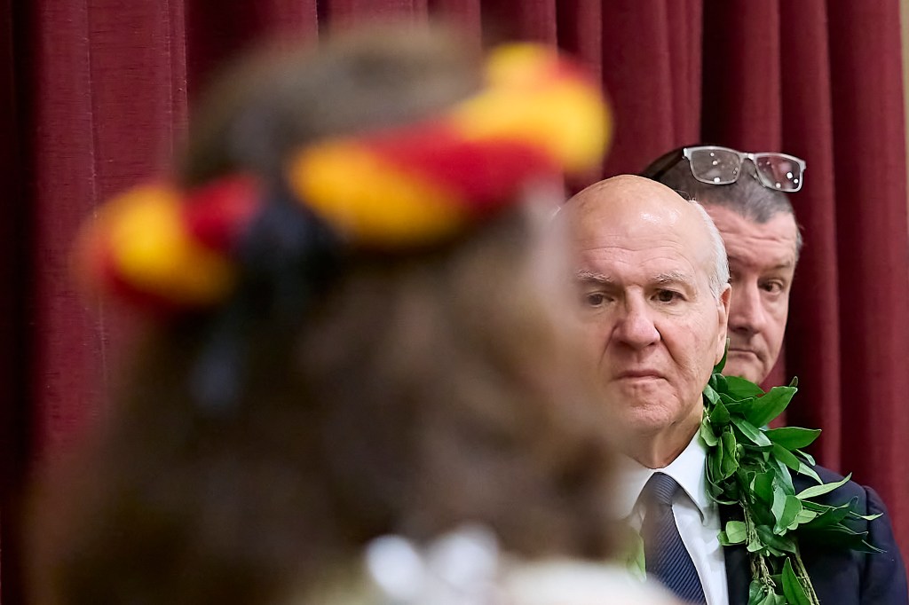 Mayor Rick Blangiardi focuses on Kumu Hula Vicky Holt Takamine as she opens the State of The City address with her 'Oli. David Croxford/Civil Beat/2025