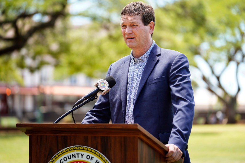 Volunteer attorney Christopher Thomas speaks as a homeless advocate during Mayor Rick Blangiardi’s news briefing asking for more homeless advocates Tuesday, April 15, 2025, at A’ala Park in Honolulu. (Kevin Fujii/Civil Beat/2025)