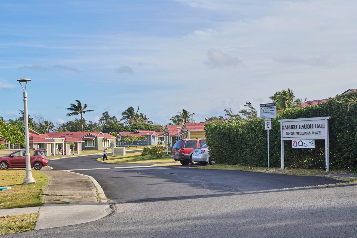 At Kahuku Hauoli Hale, there is only one way in and one way out of the small North Shore Development that houses mostly seniors. Should there be any kind of disaster residents could suffer untold tragedy because of a lack of egress in emergency. (David Croxford/Civil Beat/2025)