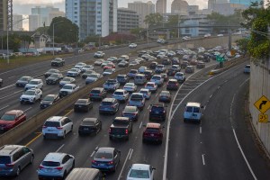 Tsunami Traffic heading away from Ocean areas was very evident on major arteries including the H1 Freeway through Honolulu and Ward Avenue heading toward the mountain and away from the ocean. scenes were photographed between 5 and 6 pm July 29th, 2025 (David Croxford/Civil Beat/2025)
