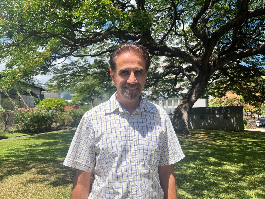 Dean Perwindar Grewal (Taylor Nāhulukeaokalani Cozloff/Civil Beat/2025)