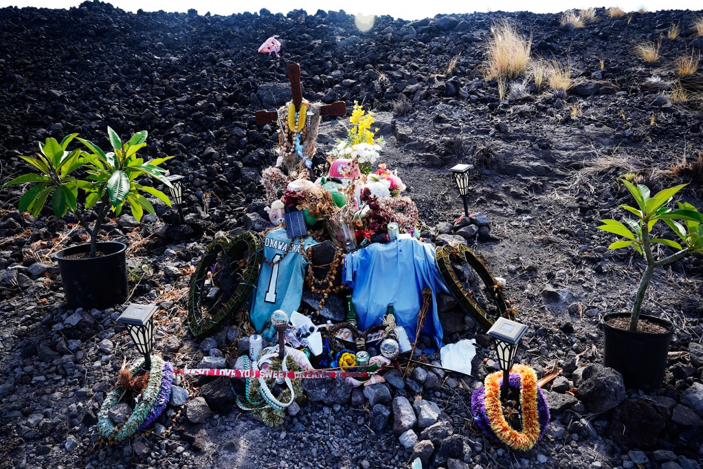 A stretch of Queen Ka‘ahumanu Highway in North Kona was the scene of a fatal traffic accident earlier in the year, photographed Friday, Oct. 3, 2025. Reginald Kaleilehua Tolentino, 51, and his wife Collette Marie Kaleialoha Tolentino, 52, were killed near the 79.5 mile marker of Queen Ka‘ahumanu Highway on Feb. 18, 2025. (Kevin Fujii/Civil Beat/2025)