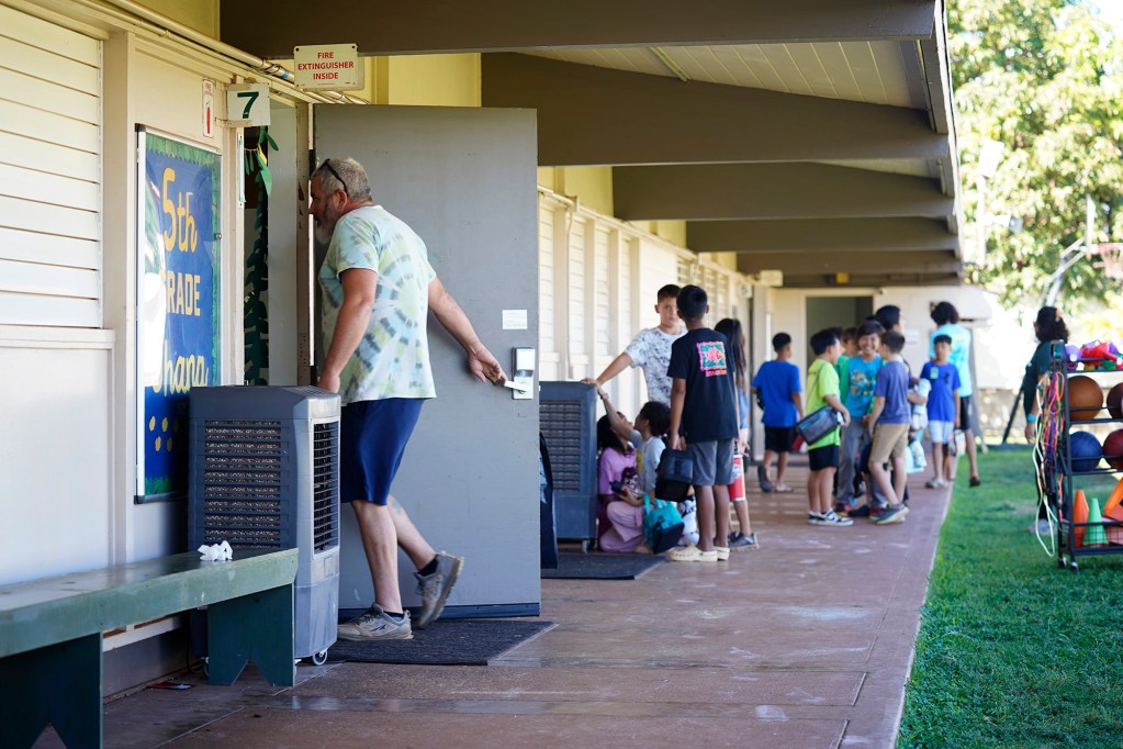 Hawaiʻi Technology Academy students attend in-person class Tuesday, Dec. 2, 2025, in ʻEwa Beach. (Kevin Fujii/Civil Beat/2025)