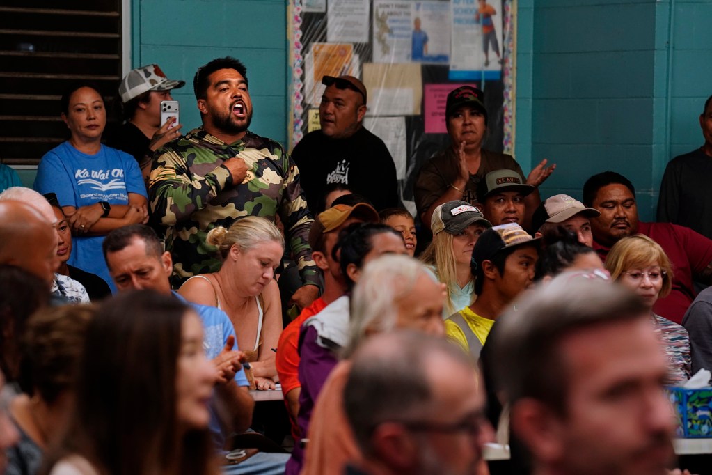 Mana Merrill gives Mayor Rick Blangiardi and the City and County of Honolulu leaders an earful during a North Shore community board meeting at Waialua Elementary Tuesday, March 24, 2026, in Waialua. (Kevin Fujii/Civil Beat/2026)