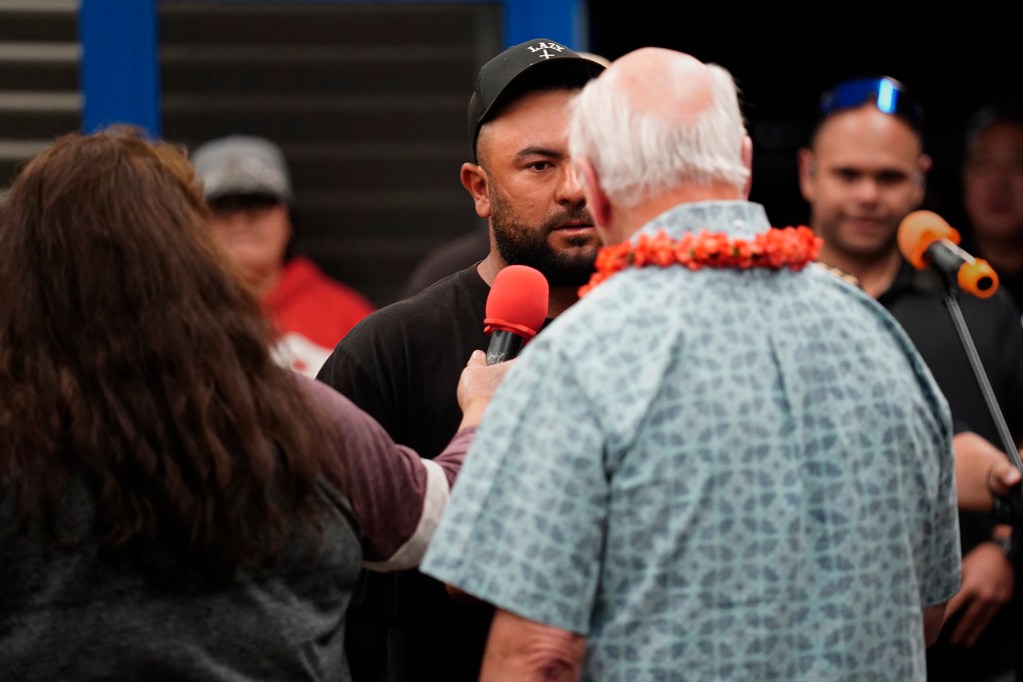 Levi Rita gets in the face of Mayor Rick Blangiadi during a North Shore community board meeting at Waialua Elementary Tuesday, March 24, 2026, in Waialua. (Kevin Fujii/Civil Beat/2026)