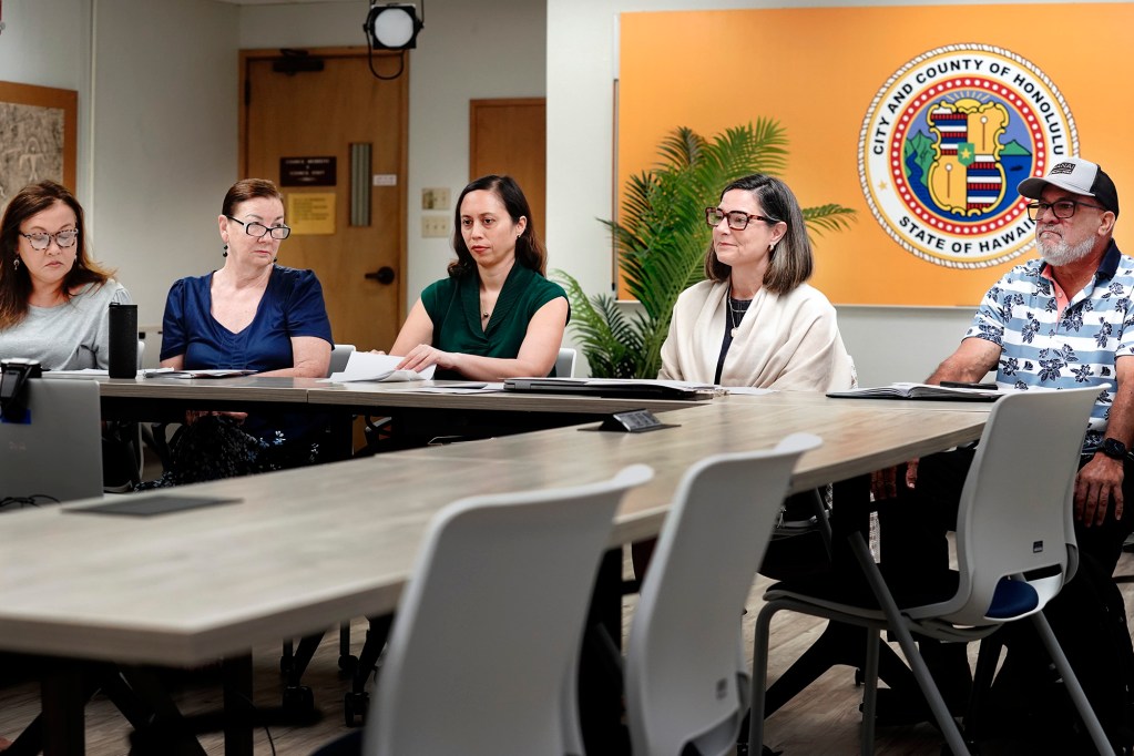 Honolulu Salary Commission’s Stanna Abellira, from left, Marie Kumabe, ʻAuliʻi Dudoit, Sarah Guay and Emmit Kane meet Monday, April 6, 2026, in Honolulu. A 4.7% salary increase for elected and appointed officials is on the table following a significant pay increase in 2023. (Kevin Fujii/Civil Beat/2026)