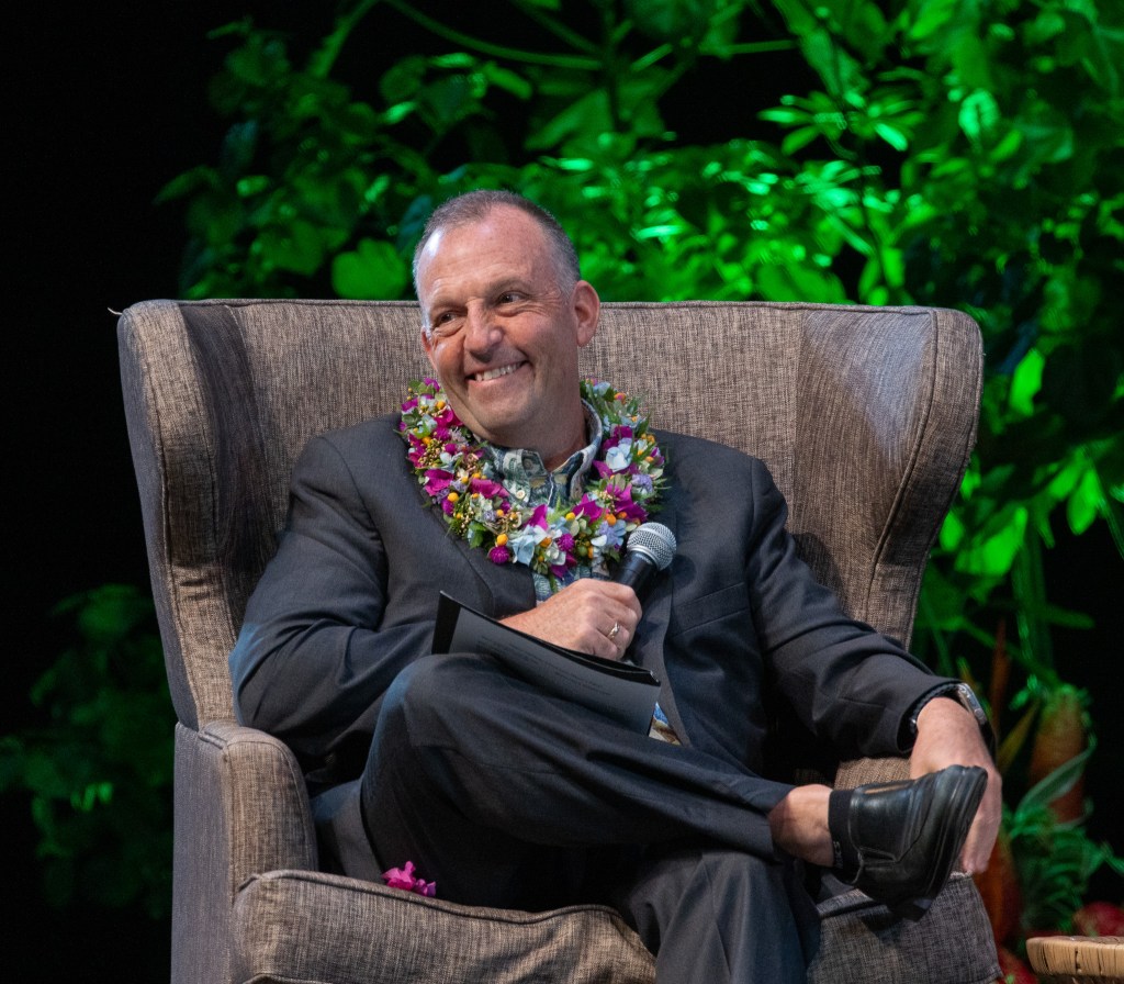 Gov. Green moderating a panel at the 2026 Native Hawaiʻian Convention at Blaisdell Center July 22, 2026. (Craig Fujii/Civil Beat/2026)