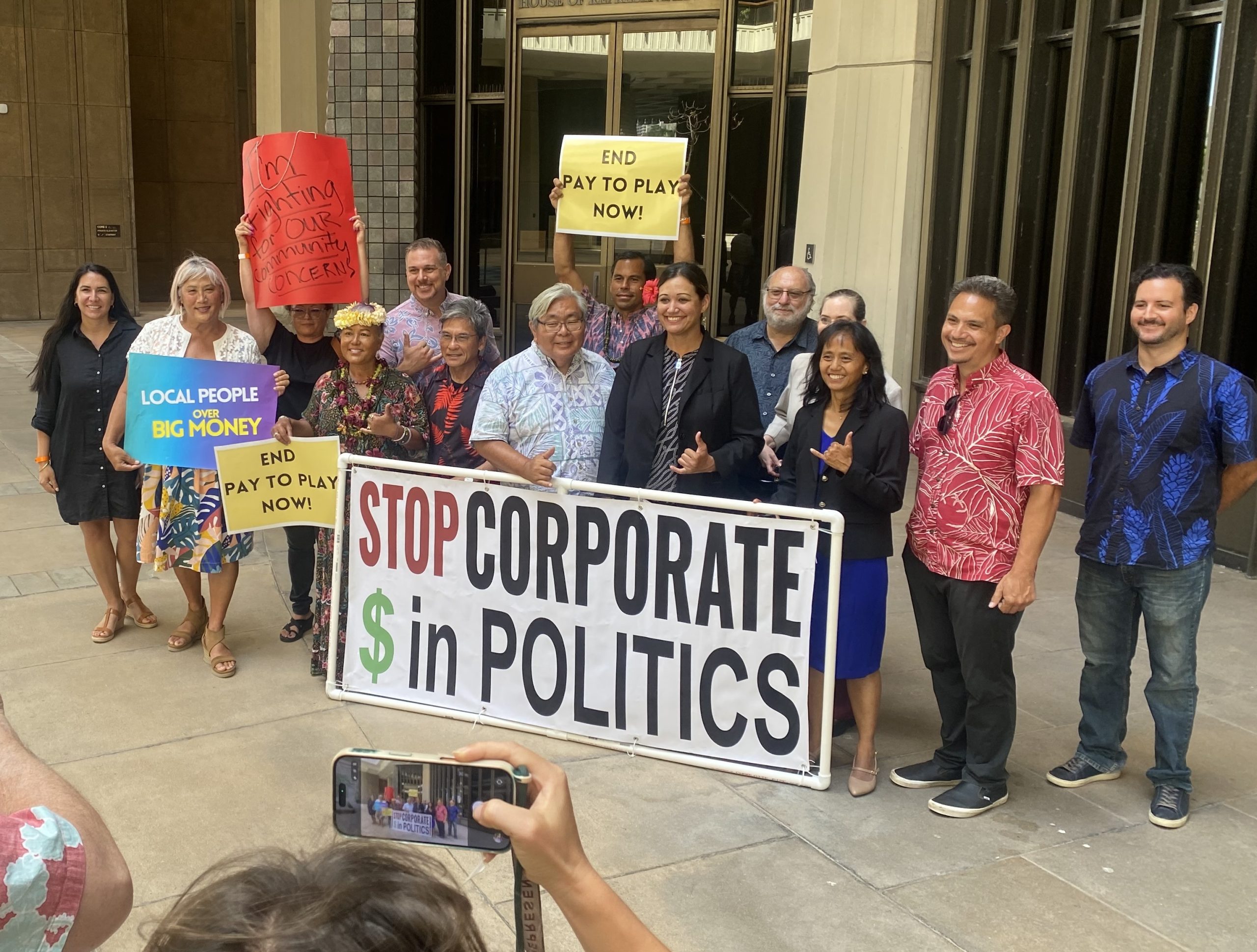 Hawaiʻi Lawmakers Demand Special Session After Bribery Indictments
