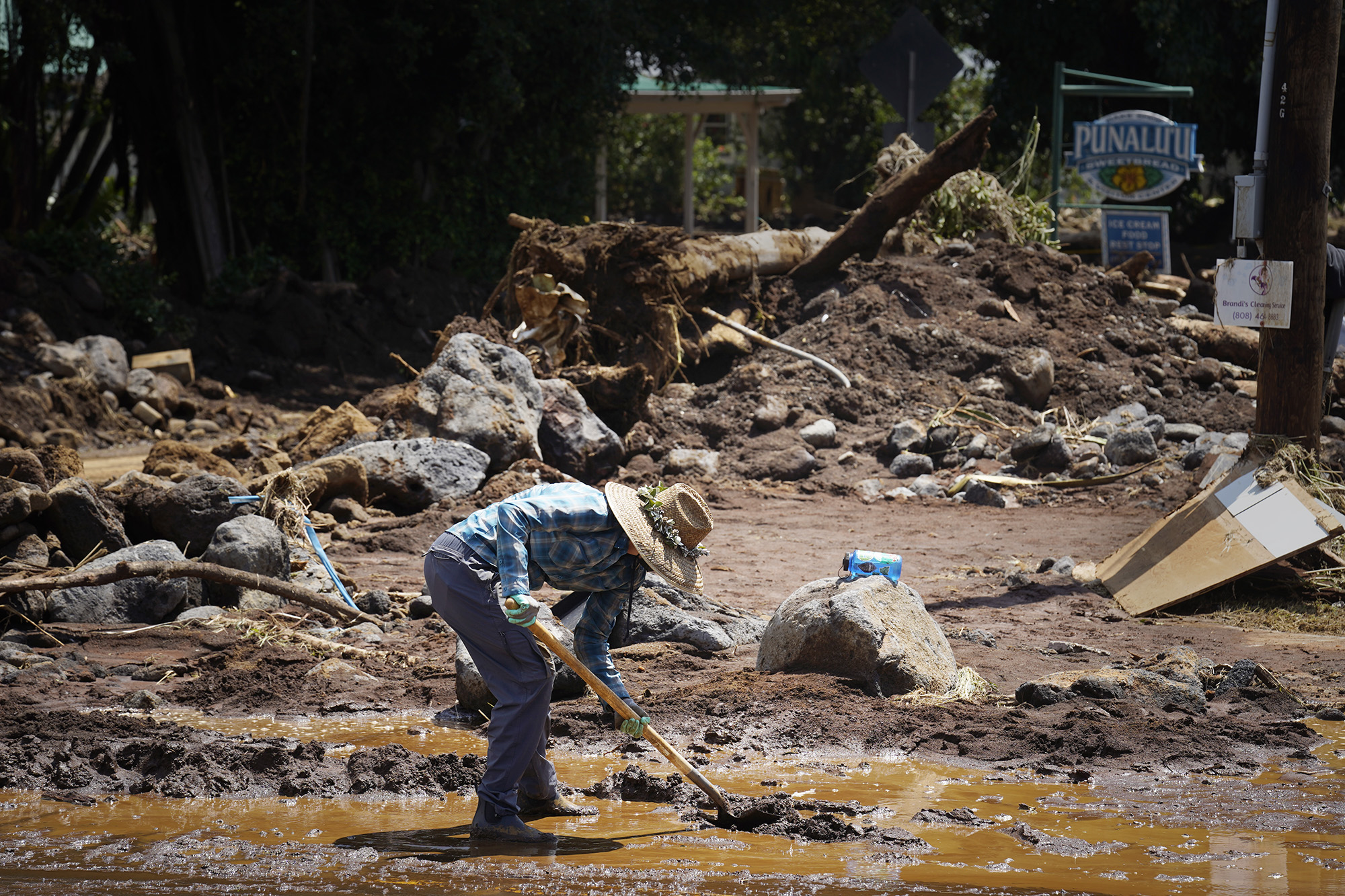 Lala Recovery Begins: Ka‘ū Residents Rally To Share Food, Fuel, Hope