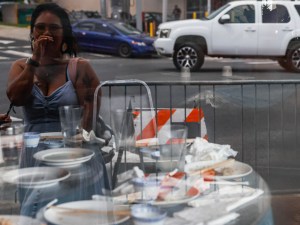 ‘So Stink’: Flies And Stench Overwhelm Collapsed Dim Sum Restaurant