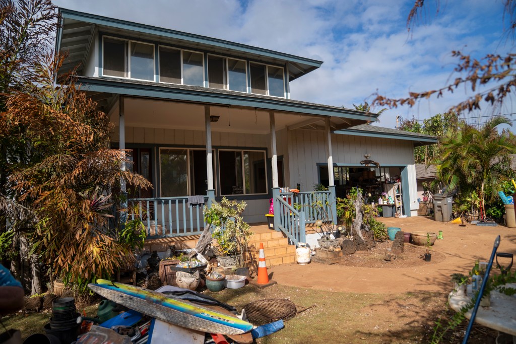 Julie Souza's home on Ho‘ona Road in Poʻipū was relatively unscathed after Hurricane Lowell, Sept. 10. (Nathan Eagle/Civil Beat/2026)